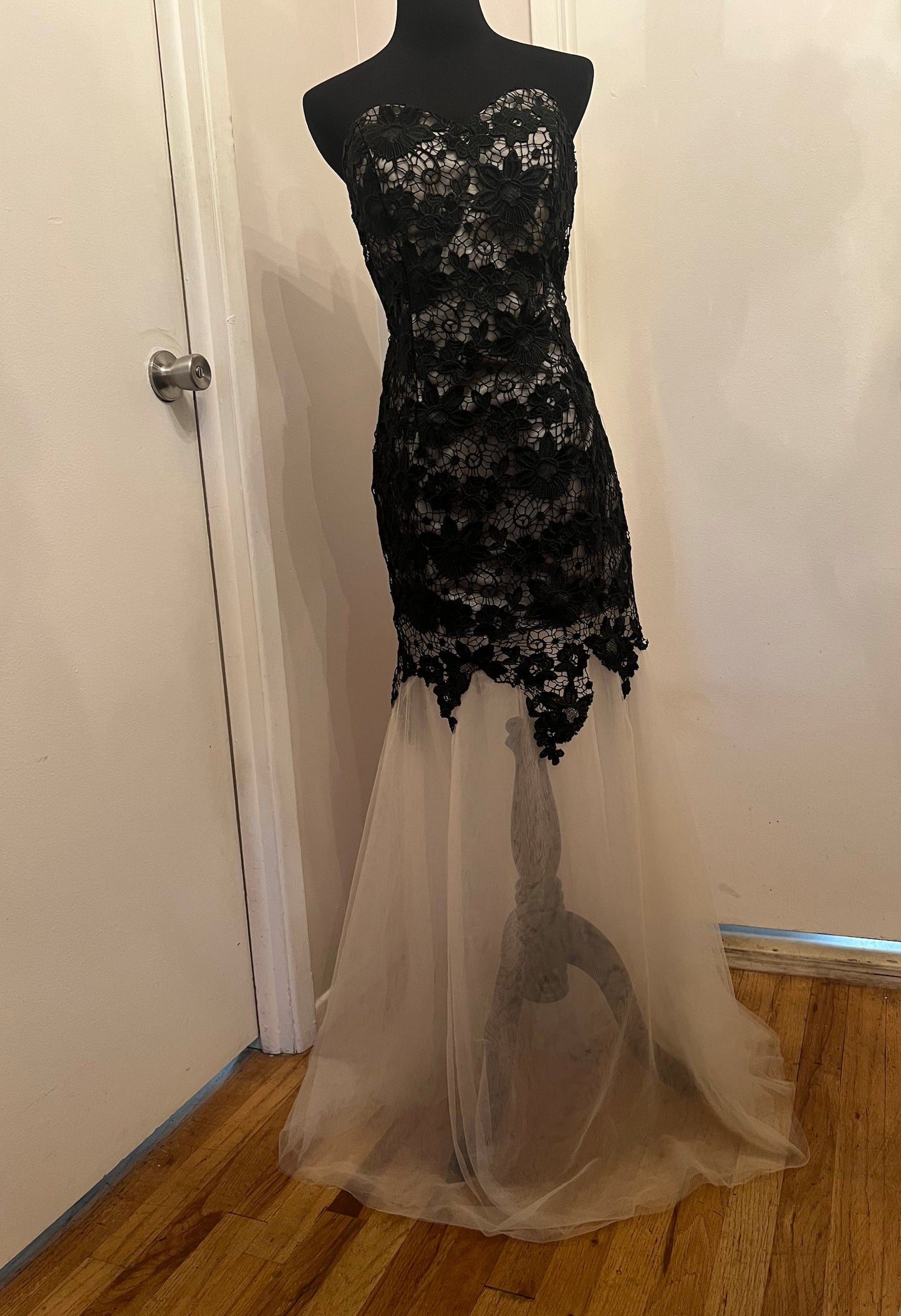 Women's Size 12 Floral Lace Strapless Sweetheart Boned Bodice Tulle Layer Hem Lace Up Corset Back Formal Cocktail Mermaid Dress Fashion
